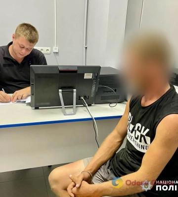 200 гривень за пакетик з канабісом: на Одещині затримали наркоторговця