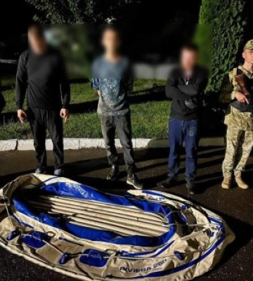 На Закарпатті прикордонники затримали на Тисі трьох «човнярів»