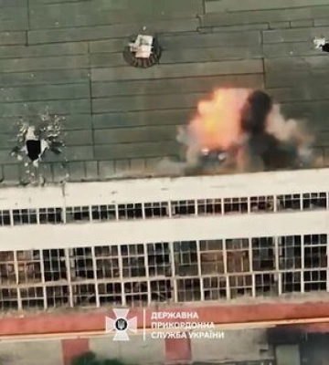 Пограничники поразили станцию связи российских захватчиков на Южном направлении. ВИДЕО