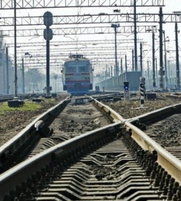Оккупанты ударили по железной дороге в Полтавской области, поезда задерживаются