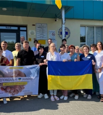 Рівненські медики передали автомобіль на Харківський напрямок