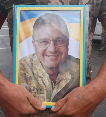 У Сумах поховали мужнього воїна Сергія Бреуса