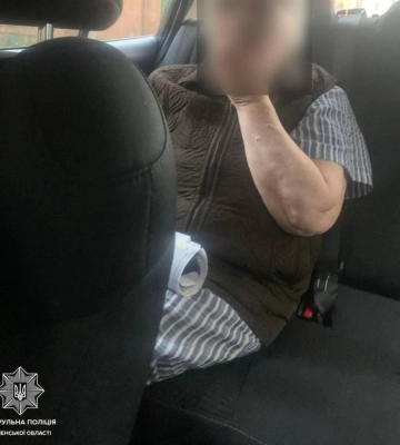 У Рівному патрульні допомогли літній жінці дістатися додому