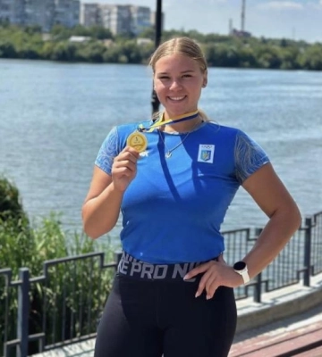 Патрульна-веслувальниця з Рівненщини виборола «золото» у складі команди на чемпіонаті України