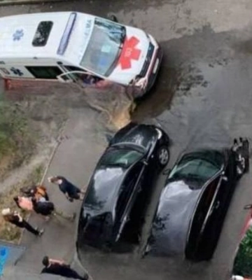 У Києві на Русанівці сталася стрілянина: є постраждалий, фото
