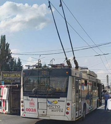 В Кривом Роге «скорая» попала в ДТП