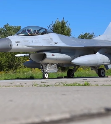У Повітряних Силах опановують роботу з F-16