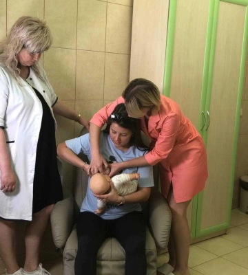 У Рівному майбутні мами можуть дізнатися, як правильно годувати немовлят груддю