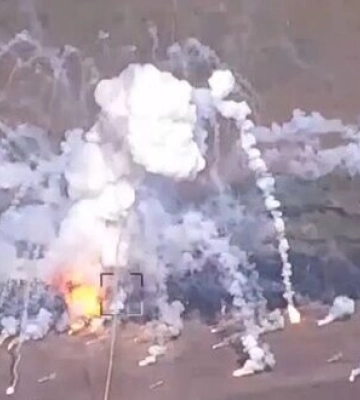 Ракета &quot;HIMARS&quot; прямим влучання знищує ЗРК &quot;Бук&quot; поблизу окупованого Токмака. ВIДЕО