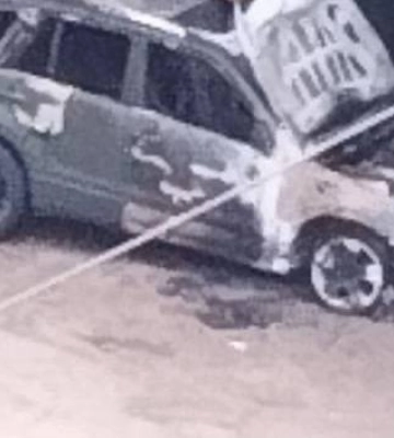 В Дніпрі підпалили автомобіль військових: поліція розшукує зловмисників