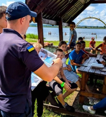 Рятувальники Рівненщини провели навчання на одній з найбільших водойм області