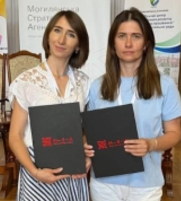 Освітяни Гощанської громади взяли участь у конференції з освітнього менеджменту в Чернівцях