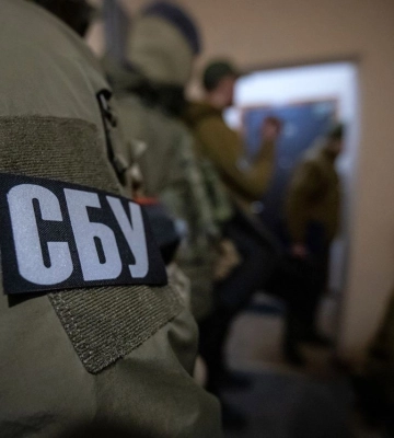 На Хмельниччині затримали лідера банди, яка на замовлення рф підпалювала автівки ТЦК
