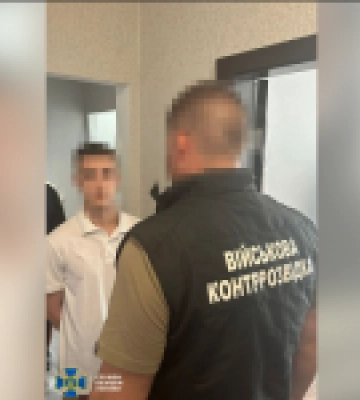 СБУ та Нацполіція затримали лідера банди, яка на замовлення з рф підпалювала авто ТЦК на Хмельниччині