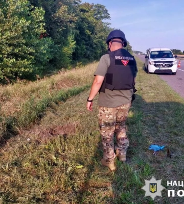 У Київській області на боєприпасі підірвався трактор