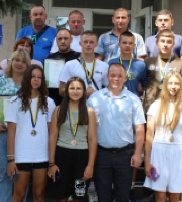 Батькам шацьких веслувальників подякували за виховання дітей