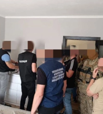 Затримано ватажка банди, яка на замовлення ФСБ підпалювала автомобілі військових у Хмельницькому 