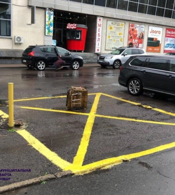 Муніципальна варта Рівного виявила незаконні розмітку в місті та об’єкти торгівлі
