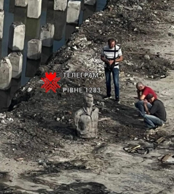 Що за погруддя розкопали на Замковій у Рівному?
