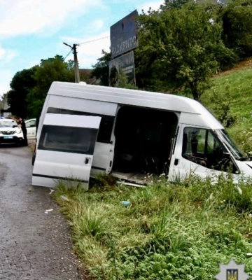 Троє травмованих в автопригодах за минулі вихідні: прикарпатські поліцейські встановлюють обставини ДТП