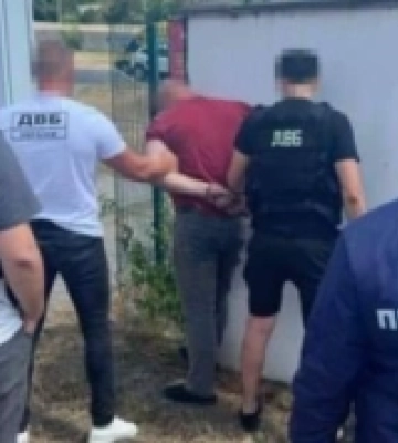 За 8 тисяч доларів обіцяв працевлаштування до Нацполіції: в Одесі затримали ексміліціонера