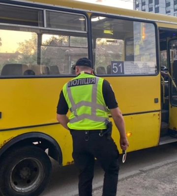 На Львівщині 51-річний чоловік влетів в огорожу і загинув