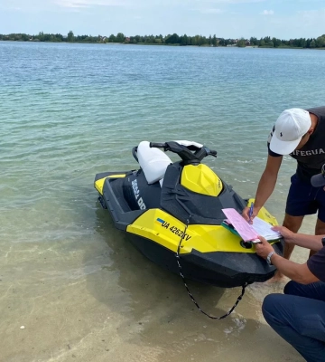 На озері “Задорожнє” на Львівщині зафіксували незаконне використання водних мотоциклів