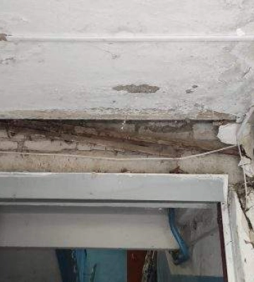 У Миколаєві обвалилася стеля у під&#039;їзді будинку