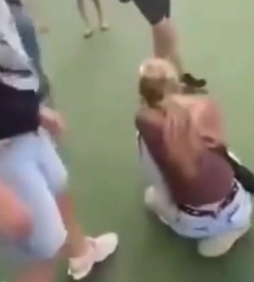 У Києві зняли на відео побиття школярки групою підлітків: встановили трьох дівчат, розпочато розслідування