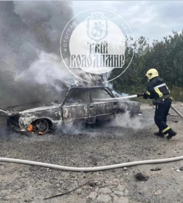 У Володимирі вщент згоріло авто 