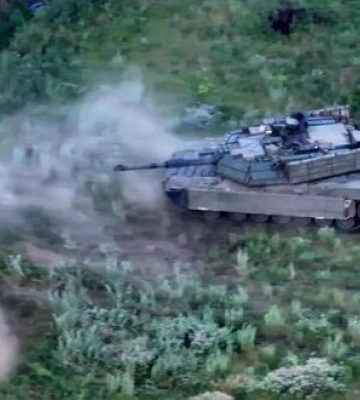 Воїни 47 ОМБр на танку &quot;Abrams&quot; знищують окупантів на Покровському напрямку. ВIДЕО