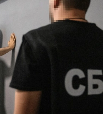 СБУ затримала агента фсб, який готував підпали будівель ТЦК та релейних шаф Укрзалізниці на Одещині