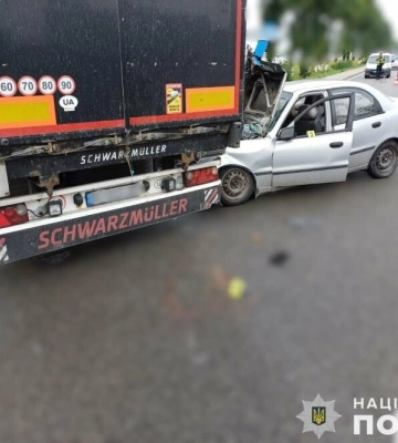 На Львівщині сталася ДТП з вантажівкою: є травмовані