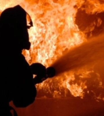 У Миколаєві вогнеборці врятували чоловіка на пожежі