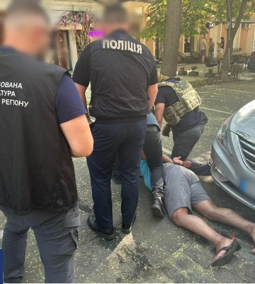 СБУ затримала агента фсб, який готував підпали будівель ТЦК та релейних шаф Укрзалізниці на Одещині