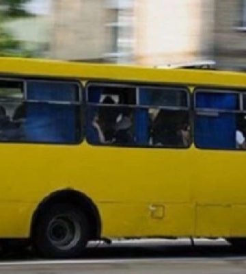 Після судової тяганини відновлює роботу один із приміських автобусних маршрутів Львівщини: актуальний розклад руху