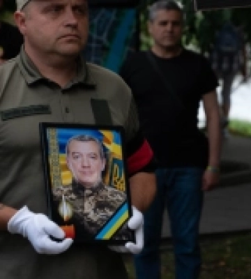 В Ужгороді попрощалися із загиблим на війні захисником Миколою Шестераком. ФОТО