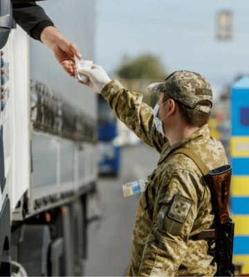 Волинського перевізника підозрюють у незаконному переправленні через кордон 17 військовозобов&#039;язаних