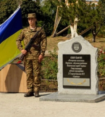 У Запоріжжі з&#039;явилася Алея Слави на честь захисників Маріуполя
