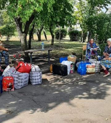З Донеччини до Рівненщини евакуювалися понад 100 жителів, серед них — діти та люди з інвалідністю