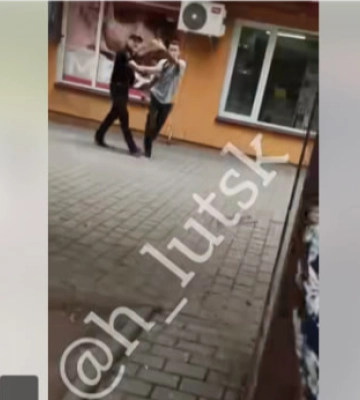 У Луцьку поліцейський ганявся за чоловіком, щоб оштрафувати (відео)