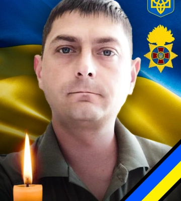 В Ужгороді сьогодні попрощалися із 53-річним захисником – солдатом, стрільцем Миколою Шестераком