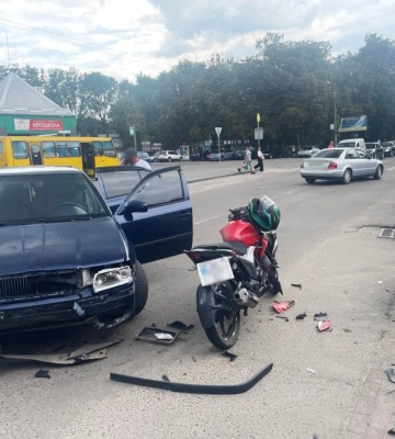 Троє мотоциклістів травмувалися в ДТП на Рівненщині