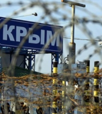 Возле аэродрома &quot;Октябрьское&quot; в Крыму вспыхнул пожар: раздаются взрывы