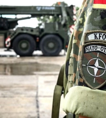 Сили НАТО застерегли владу Косова від спроб відкрити міст через річку, яка розділяє сербів і етнічних албанців