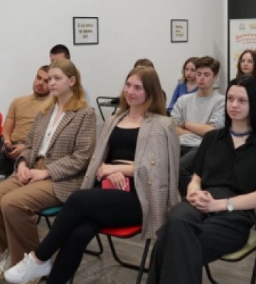 Підлітків запрошують до безкоштовного табору з вивчення англійської мови у Львові: як долучитися