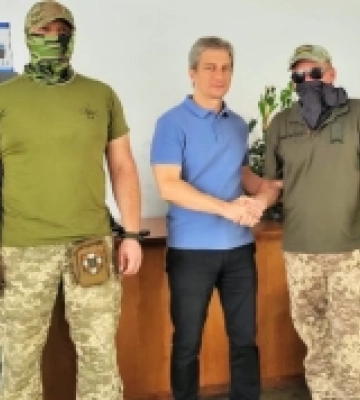 Ковельська громада передала захисникам засоби для зв’язку