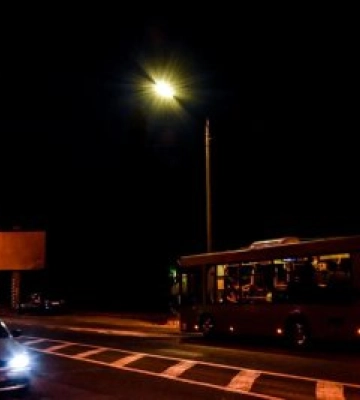 У Миколаєві відновлюють роботу вуличного освітлення