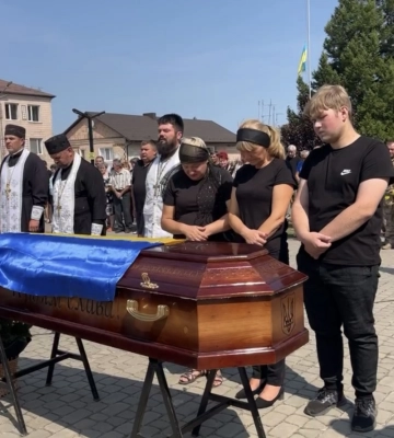Отримав несумісне з життям поранення: на Волинь «на щиті» назавжди повертається Герой Леонід Івчук
