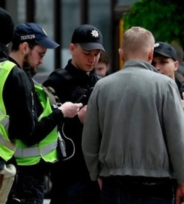 Неправомірні дії поліції чи ТЦК: куди скаржитися